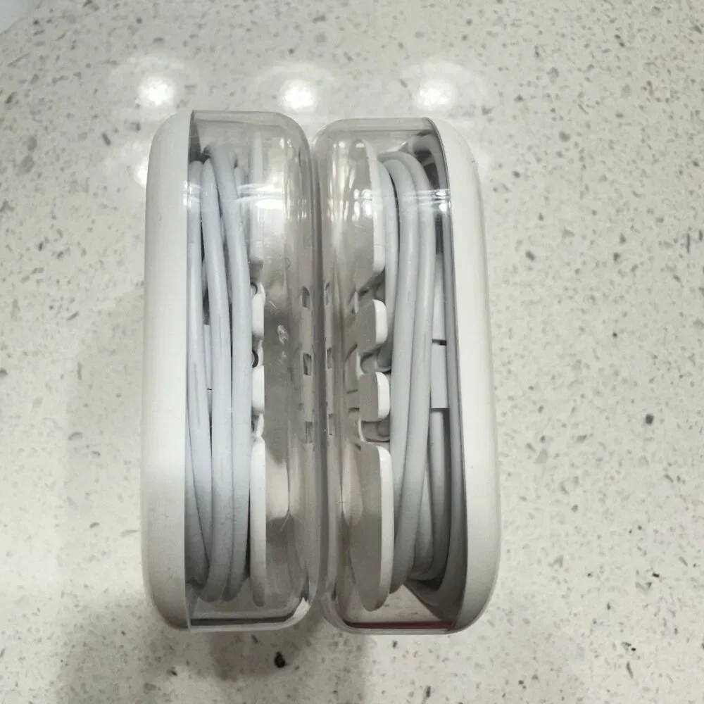 Genuine OEM Apple iPhone 3.5mm Jack Wired Earpods Earphones Earbuds Lot of 2
